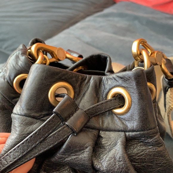 Marc Jacobs : Black Leather Bucket bag - Picture 7 of 13